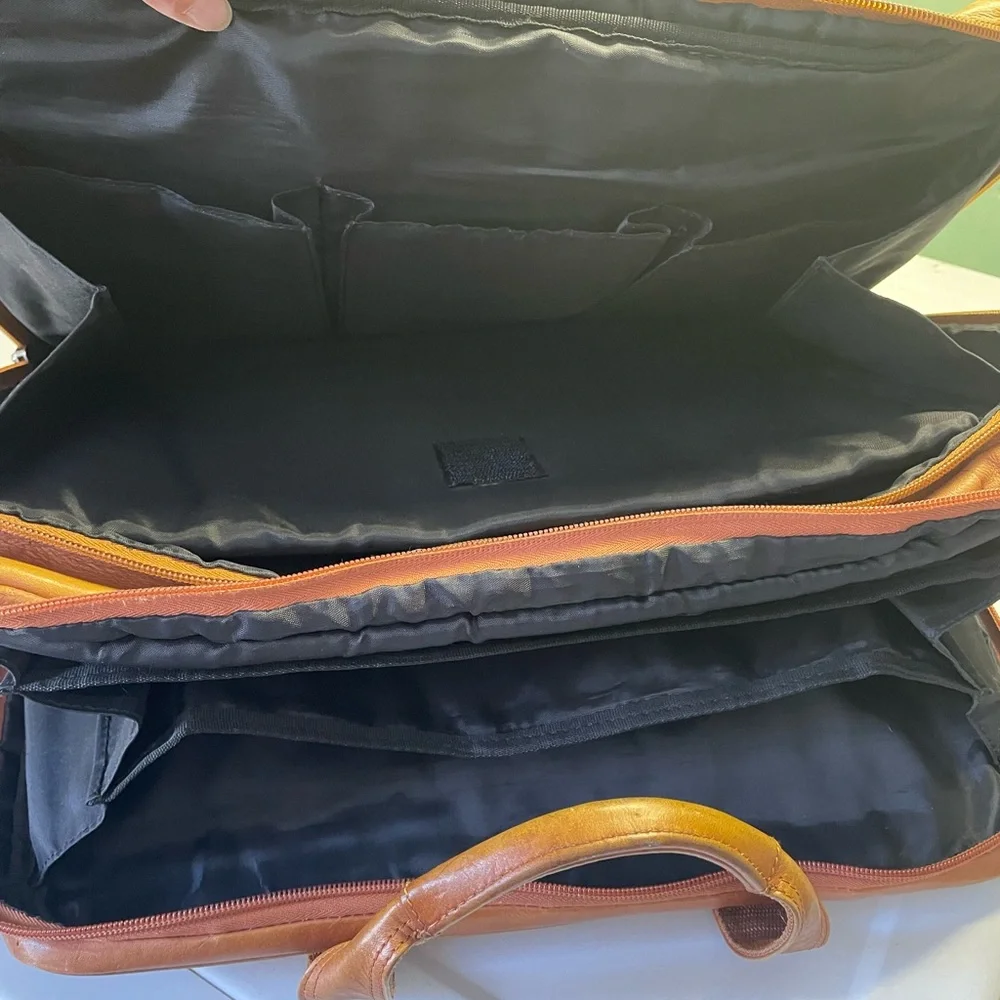 Heritage Briefcase/Laptop Bag leather VTG overnight bag many!! pockets read Desc